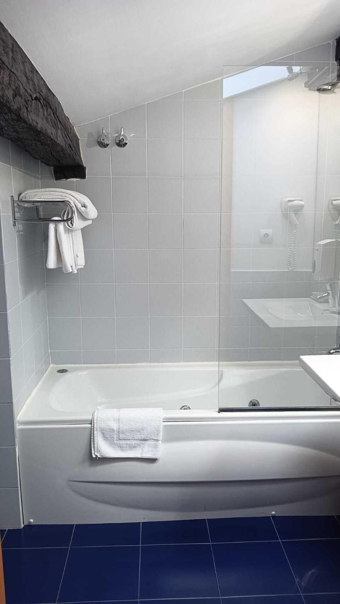 Gastro Hotel La Giraldilla Liérganes Szoba fotó