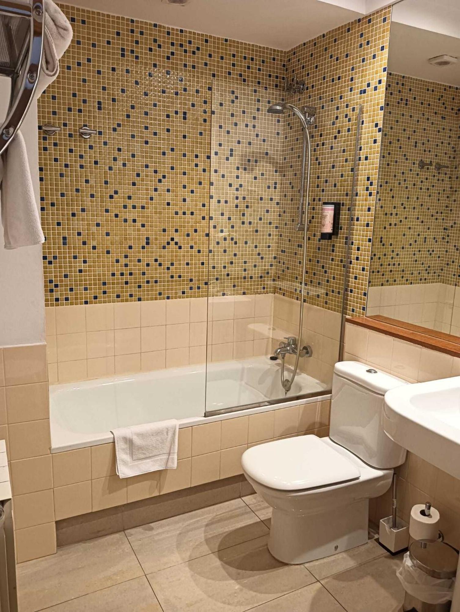 Gastro Hotel La Giraldilla Liérganes Szoba fotó